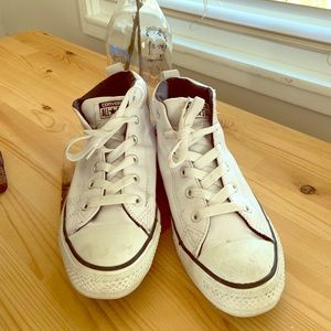 Converse mid rise sneakers!
